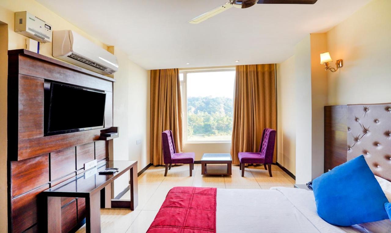 Redwood Resort Panchkula Exterior foto