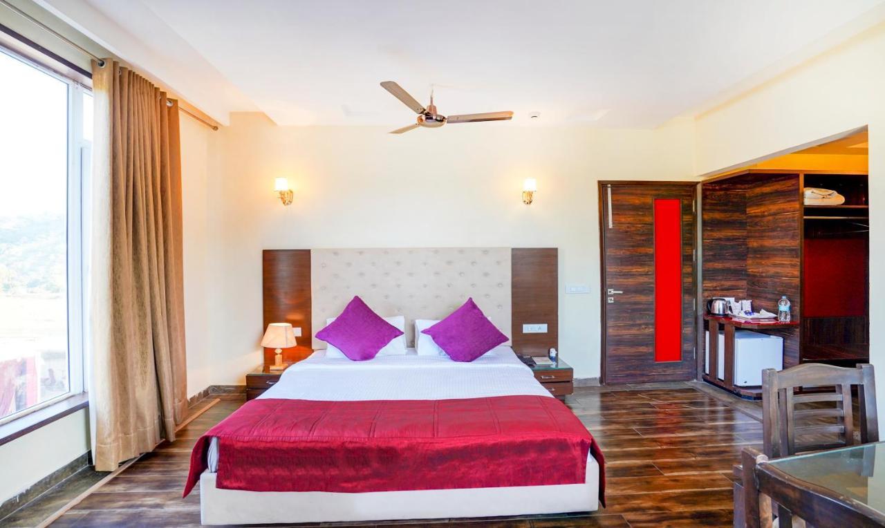 Redwood Resort Panchkula Exterior foto