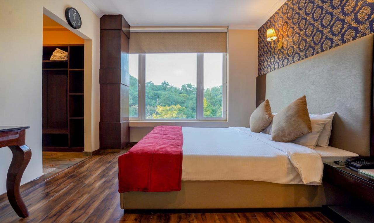 Redwood Resort Panchkula Exterior foto