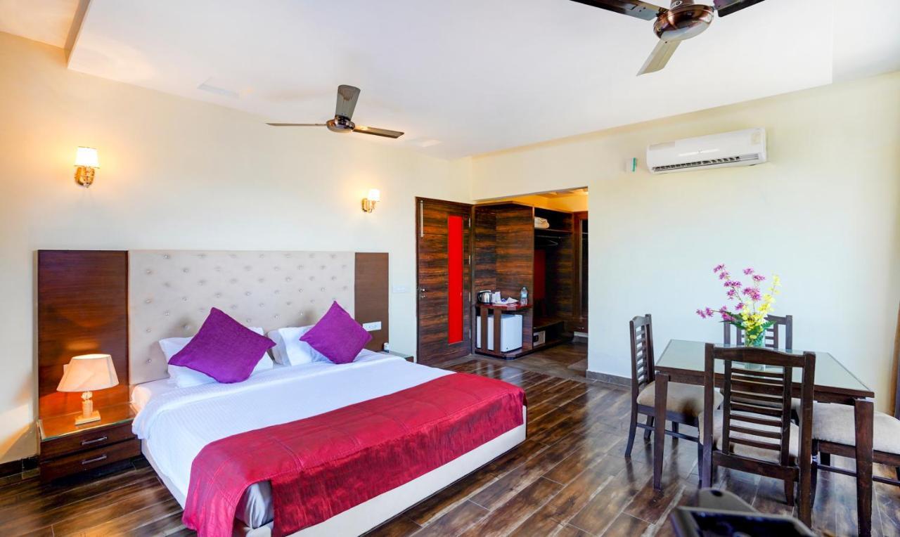 Redwood Resort Panchkula Exterior foto